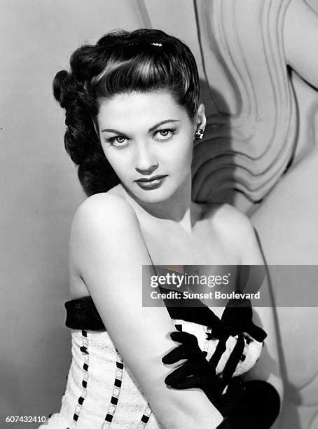 523 Yvonne De Carlo Pictures Stock Photos & High。